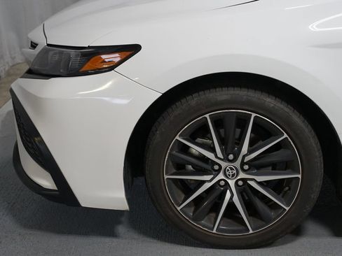 Used 2024 Toyota Camry SE FWD image 5