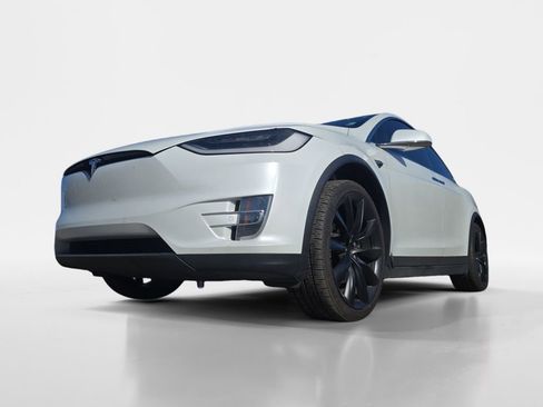 Used 2020 Tesla Model X Long Range image 25