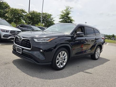 Used 2020 Toyota Highlander Limited FWD image 4