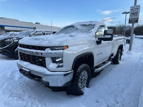 Used 2022 Chevrolet Silverado 2500 LT w/ Convenience Package image 4