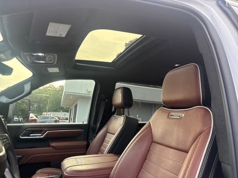 Used 2025 GMC Sierra 2500 Denali Ultimate AWD/4WD image 9
