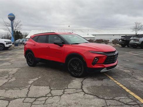 Certified 2023 Chevrolet Blazer LT w/ Midnight/Sport Edition image 2