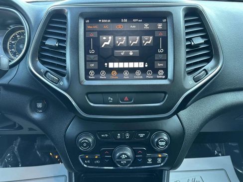 Used 2019 Jeep Cherokee Trailhawk w/ Cold Weather Group AWD/4WD image 21