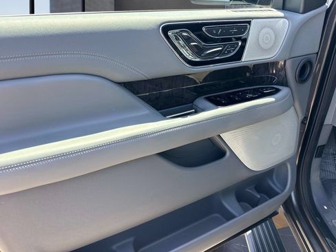 Used 2018 Lincoln Navigator Reserve w/ Technology Package AWD/4WD image 27