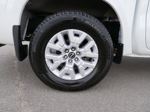 Used 2024 Nissan Frontier SV w/ SV Convenience Package image 12