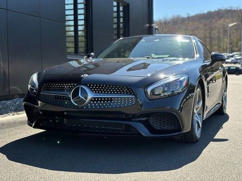 Certified 2019 Mercedes-Benz SL 550 image 3