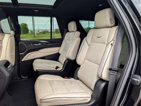 Used 2021 Cadillac Escalade Sport w/ Driver Assist Tech Package AWD/4WD image 15