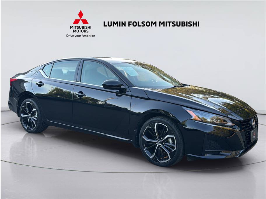 Used 2023 Nissan Altima 2.5 SR w/ SR Premium Package AWD/4WD image 7