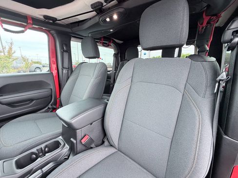 Used 2024 Jeep Wrangler Willys AWD/4WD image 23