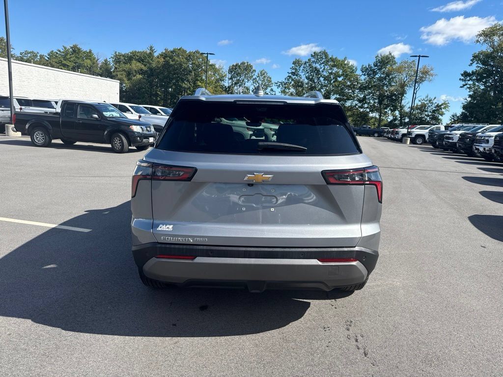 Used 2025 Chevrolet Equinox LT w/ Convenience Package II AWD/4WD image 5