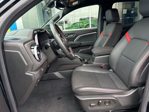 Used 2023 Chevrolet Colorado Z71 w/ Z71 Convenience Package 2 image 19