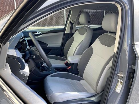 Certified 2023 Volkswagen Taos SE w/ Black Wheel Package image 24