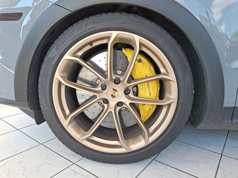 Used 2024 Porsche Cayenne Turbo GT AWD/4WD image 14