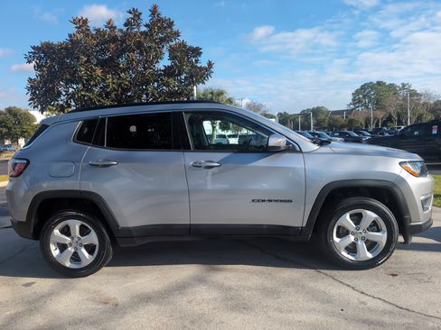 Used 2019 Jeep Compass Latitude w/ Popular Equipment Group image 11