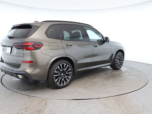 Used 2024 BMW X5 xDrive40i w/ M Sport Package image 5