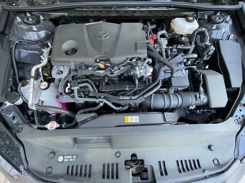 Used 2025 Toyota Camry SE image 32