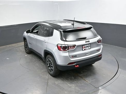 Used 2025 Jeep Compass Trailhawk AWD/4WD image 44