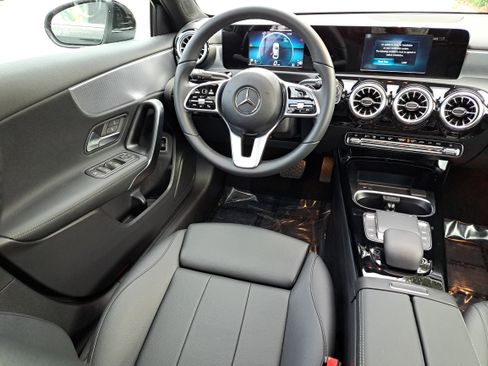 Used 2022 Mercedes-Benz A 220 image 9