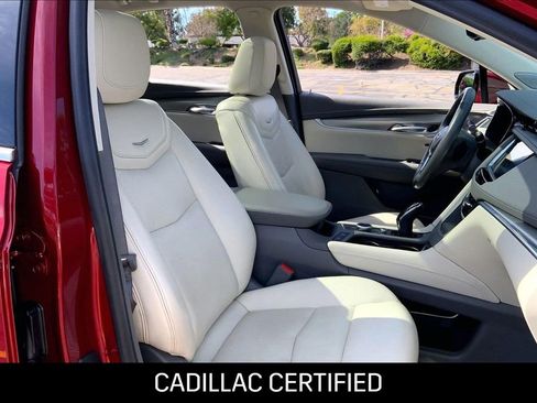 Used 2023 Cadillac XT5 Premium Luxury w/ Technology Package image 9