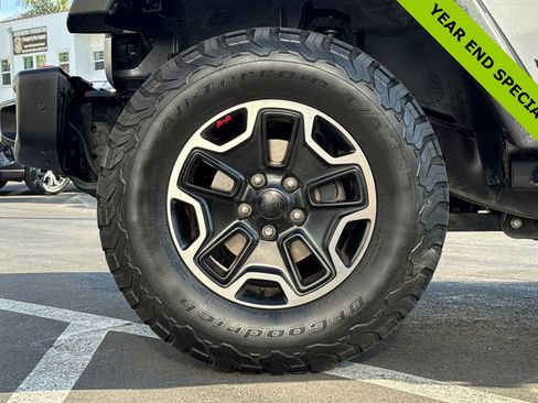 Used 2015 Jeep Wrangler Unlimited Rubicon image 24