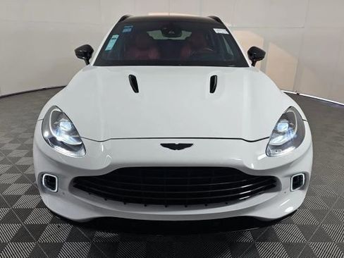 Used 2023 Aston Martin DBX image 8