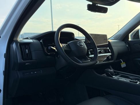 New 2026 Nissan Pathfinder SL image 10