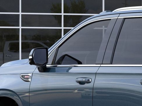 New 2026 GMC Yukon Denali w/ Sun & Power Step Package image 12