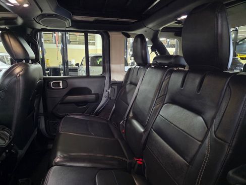 Used 2023 Jeep Wrangler Unlimited Sahara w/ Safety Group AWD/4WD image 15