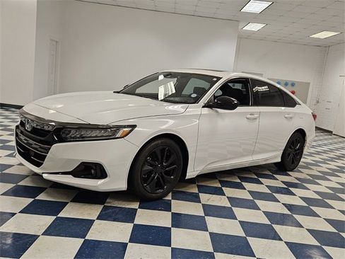 Used 2021 Honda Accord Sport image 3
