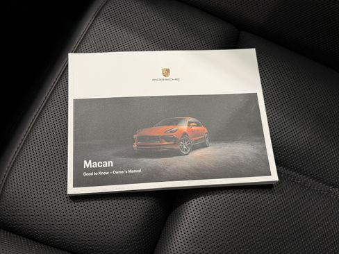 Certified 2024 Porsche Macan AWD/4WD image 60