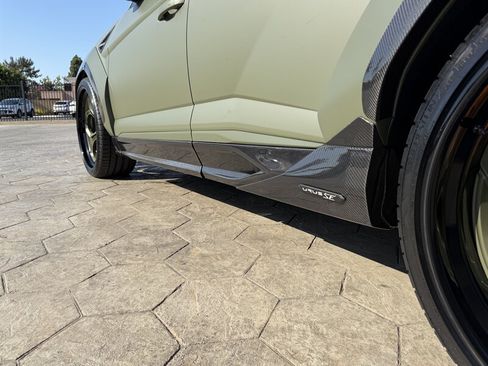Used 2025 Lamborghini Urus SE AWD/4WD image 13