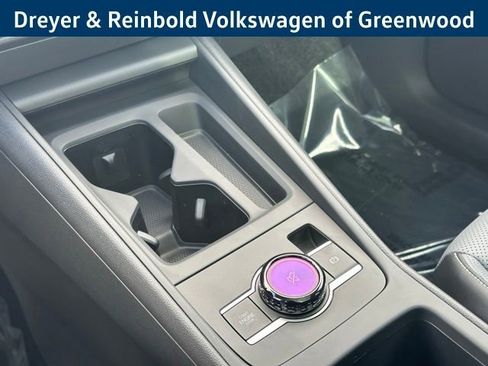 New 2026 Volkswagen Tiguan SE image 18