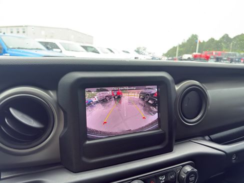Used 2023 Jeep Wrangler Sport AWD/4WD image 20