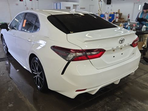 Used 2023 Toyota Camry SE image 8