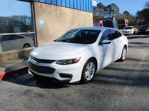 Used 2018 Chevrolet Malibu Hybrid image 3