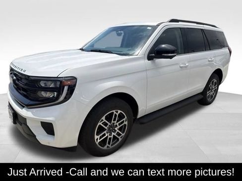 Used 2025 Ford Expedition Active AWD/4WD image 1
