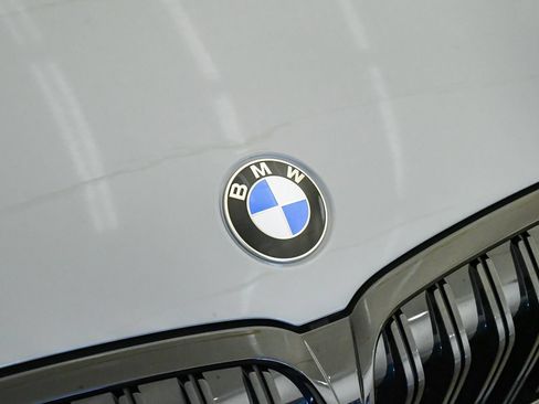 Used 2026 BMW 330i Sedan w/ M Sport Package RWD image 8