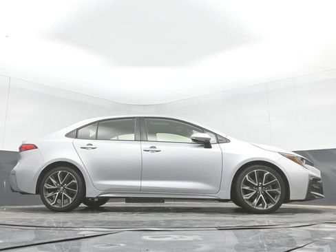 Used 2020 Toyota Corolla SE w/ SE Premium Package FWD image 45