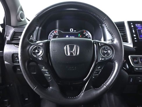 Used 2017 Honda Pilot Touring image 12