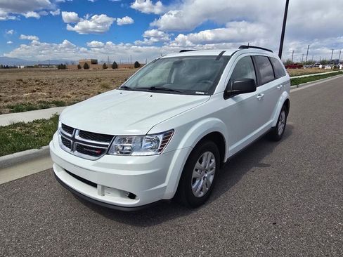 Used 2020 Dodge Journey SE FWD image 1