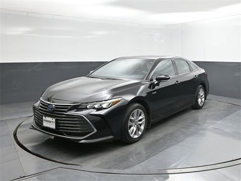 Used 2021 Toyota Avalon XLE w/ Carpet Mat Package (TMS) image 1