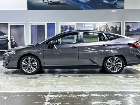 Used 2021 Honda Clarity Sedan image 2