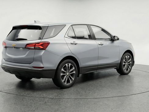 Used 2025 Chevrolet Equinox LT FWD image 9