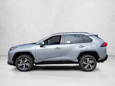 New 2025 Toyota RAV4 SE image 5