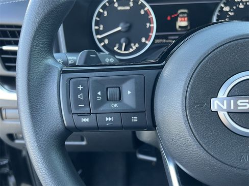 Certified 2023 Nissan Rogue SV image 11