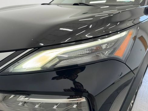 Used 2022 Nissan Rogue SV FWD image 33