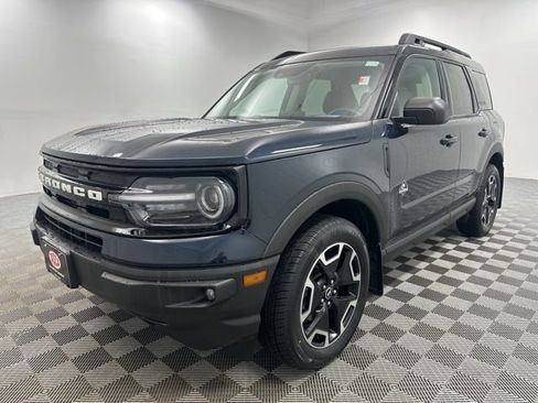 Used 2023 Ford Bronco Sport Outer Banks w/ Tech Package image 3