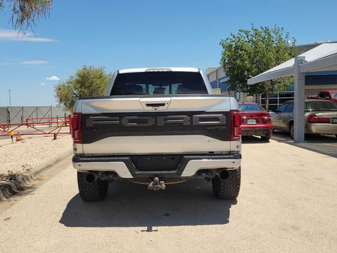 Used 2019 Ford F150 Raptor w/ Equipment Group 802A Luxury AWD/4WD image 7