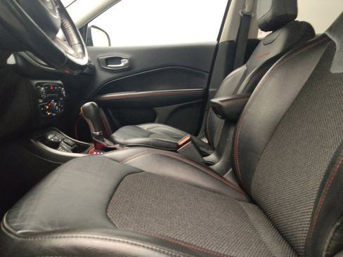 Used 2020 Jeep Compass Trailhawk AWD/4WD image 17