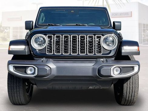 Used 2025 Jeep Wrangler Unlimited Sahara AWD/4WD image 23